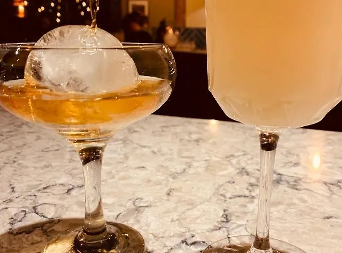 Goose & Gander Hotel Downings